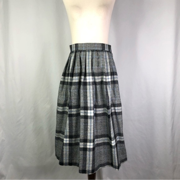 Vintage Dresses & Skirts - VINTAGE the U.S. Clothing Co plaid midi skirt full pleated black white plaid 32